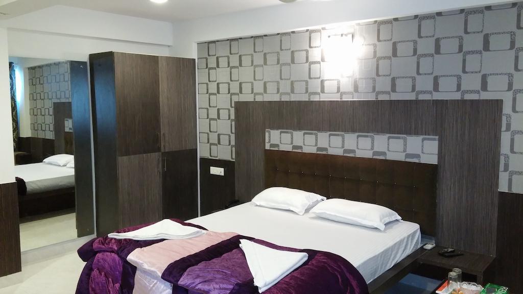 Capital Suites Bangalore Exterior foto