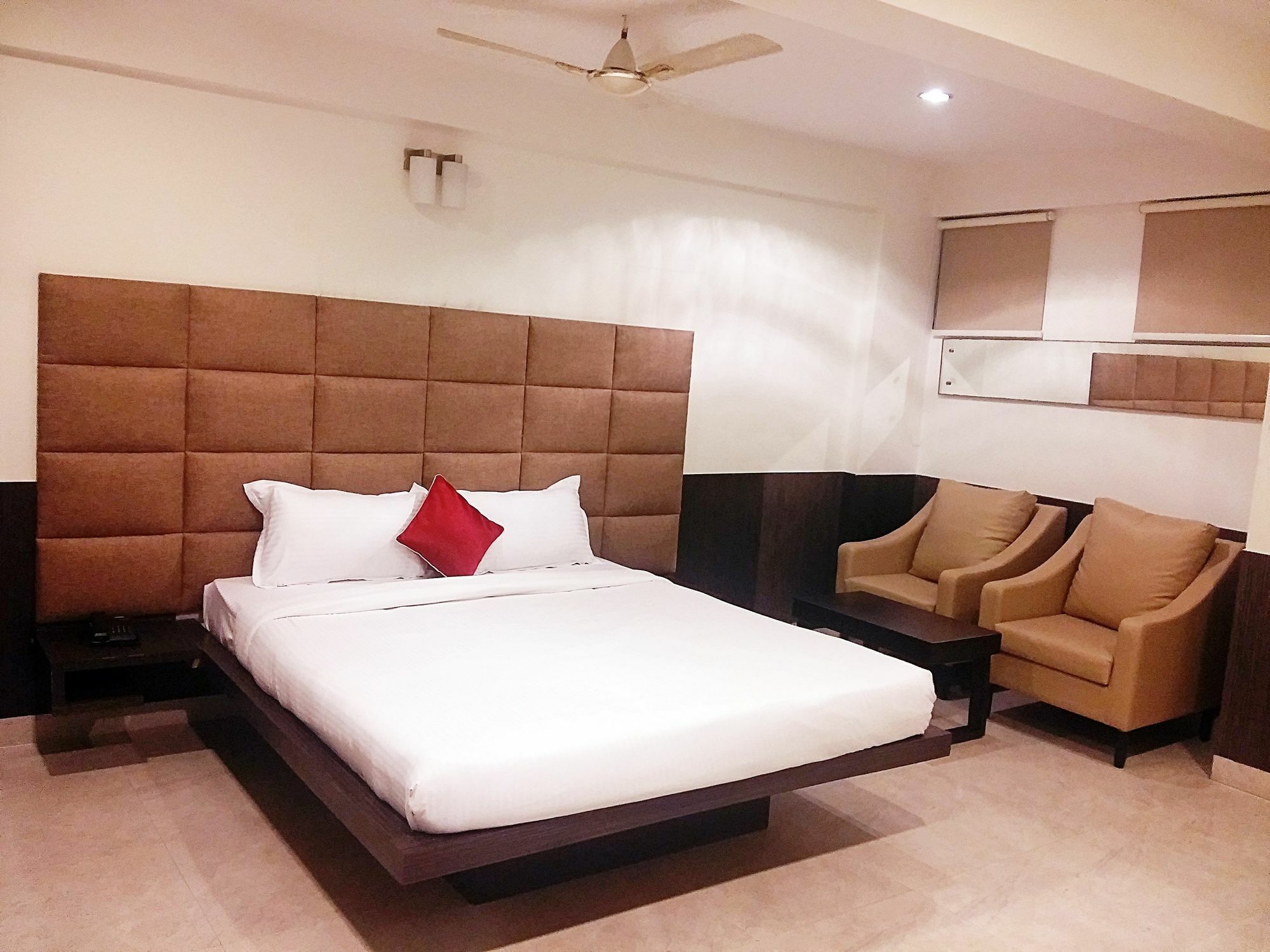 Capital Suites Bangalore Exterior foto